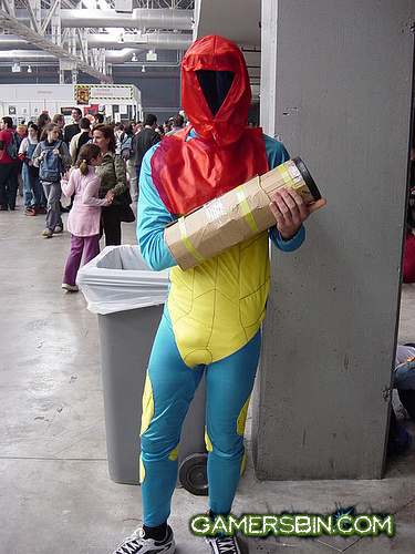 Image: cosplay-metroid.jpg