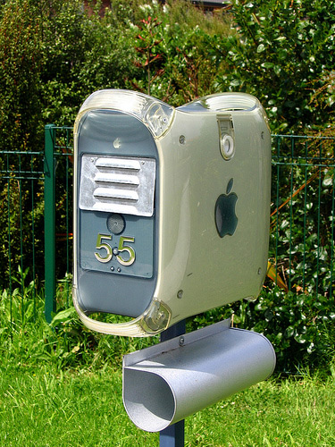 Image: mac-addict-mailbox.jpg